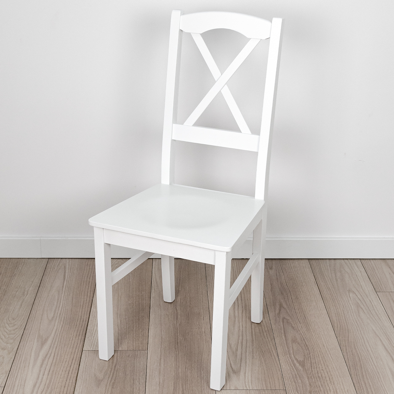 White chair DK20D