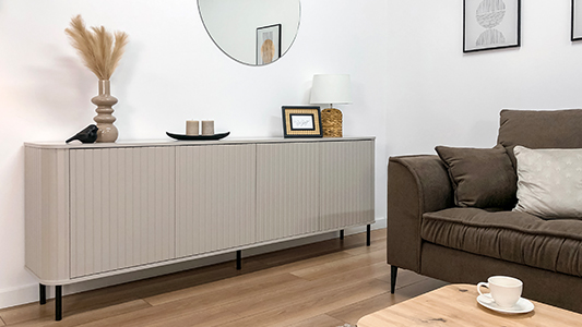 Storage in the living room - smart solutions with a chest of drawers and a TV stand